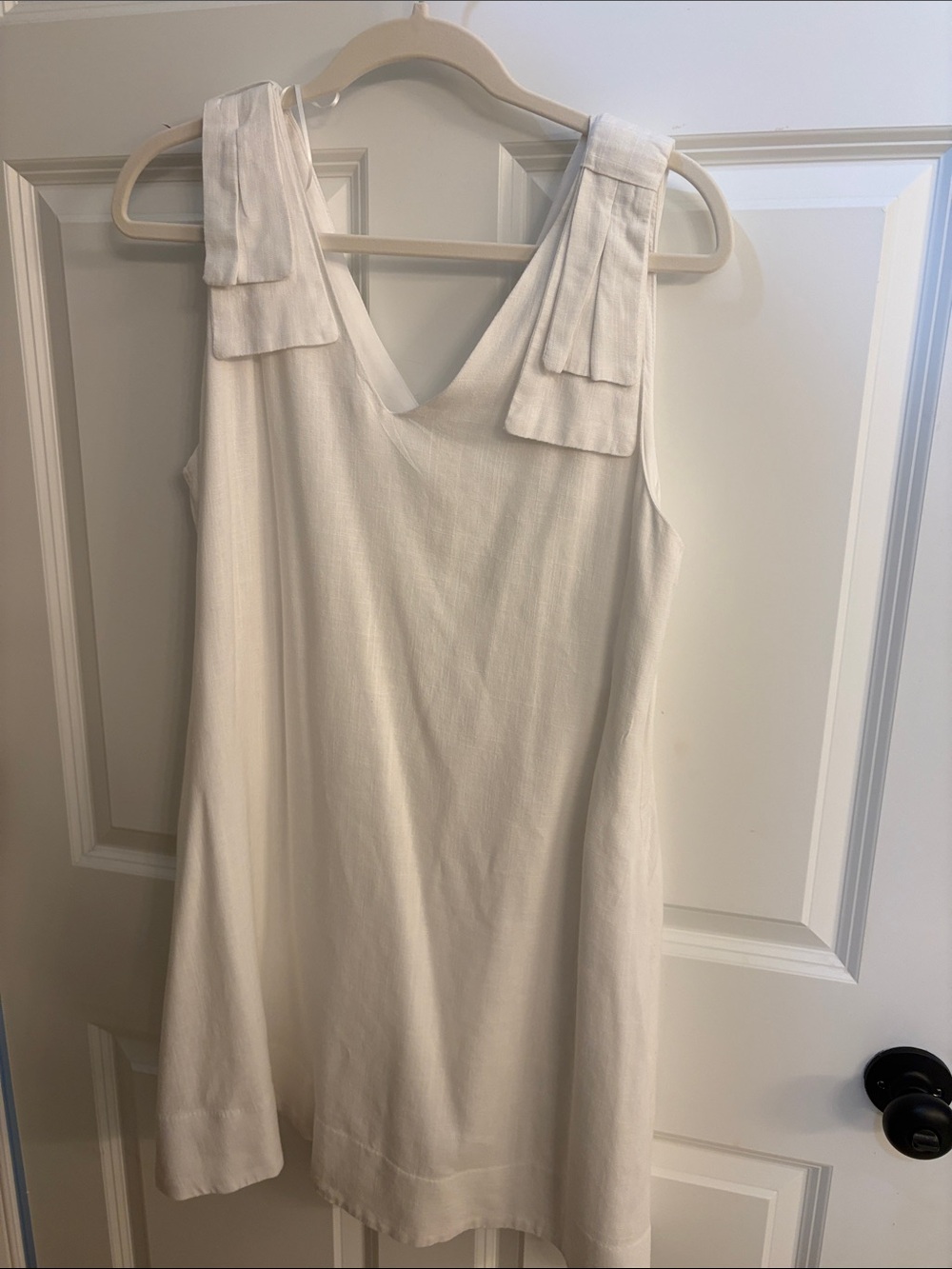 CeCe Cream V-Neck Sleeveless Mini Dress